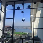 The House 4*