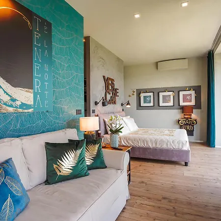 The House 4*