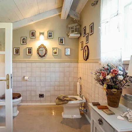 The House Bed & Breakfast *