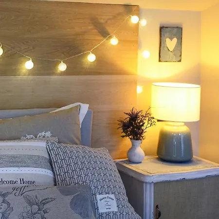 The House Bed & Breakfast